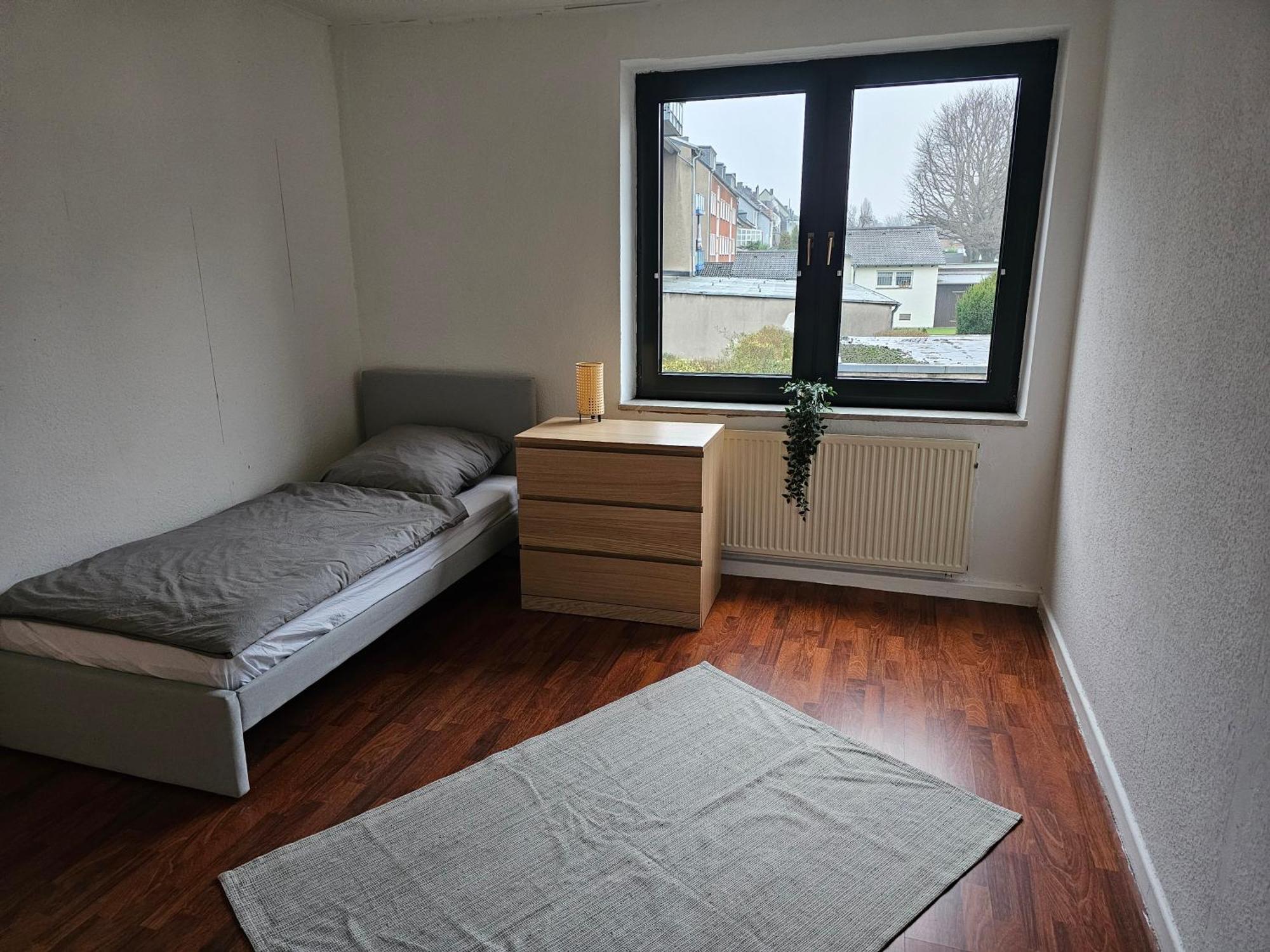 Monteurzimmer Karma เกลเซนเคียร์เคน ภายนอก รูปภาพ