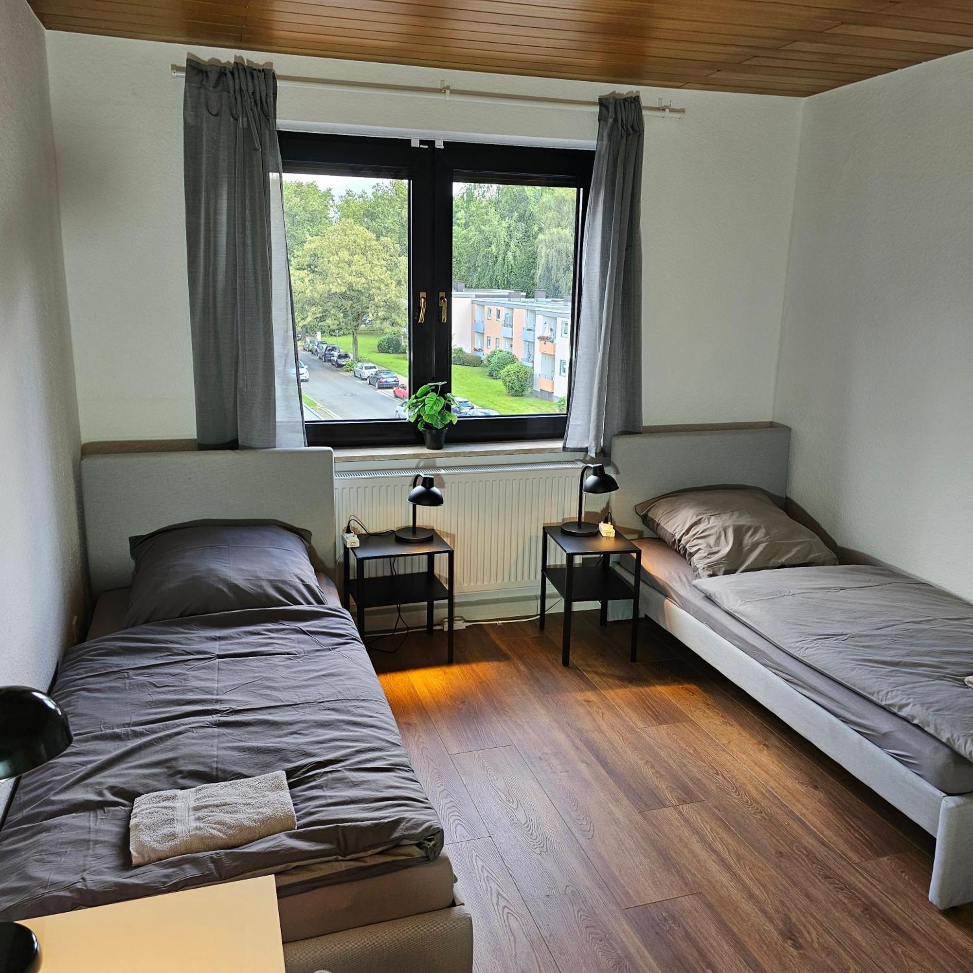 Monteurzimmer Karma เกลเซนเคียร์เคน ภายนอก รูปภาพ